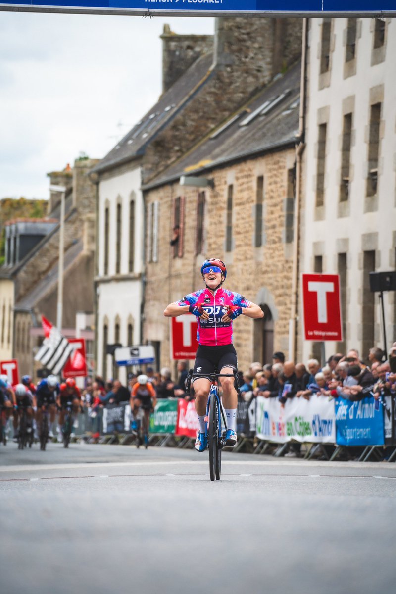 FDJ - SUEZ (@fdj_suez) on Twitter photo YEAAAAAH, <a href="/GLBrown321/">Grace Brown</a> wins again on the <a href="/BretagneLadiesT/">Bretagne Ladies Tour</a> ...🤘
... with the leader's jersey on her back, please ! YEAAAAAH, <a href="/GLBrown321/">Grace Brown</a> wins again on the <a href="/BretagneLadiesT/">Bretagne Ladies Tour</a> ...🤘
... with the leader's jersey on her back, please !