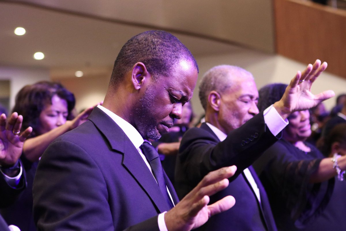 Yesterday, we gathered for The Community Service of Celebration for the Rev. William A. Lawson. Today, at 11:00 am, we will gather for the Congregational Service of Celebration. (Photos by Lee Rivers & Arthur Christopher)