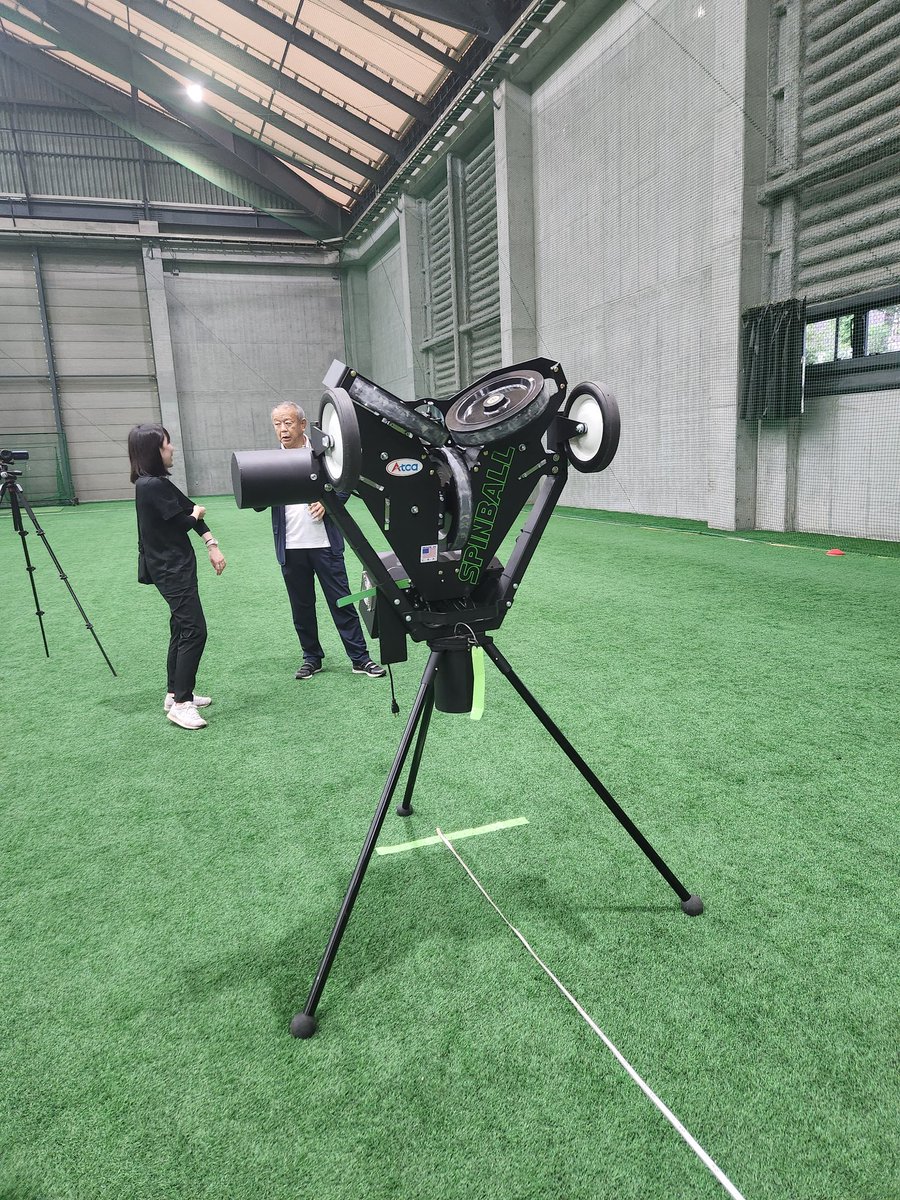 Jewelpinpin's tweet image. Demonstration in Giants, Japan
#spinball
#pitchingmachines
#NPB