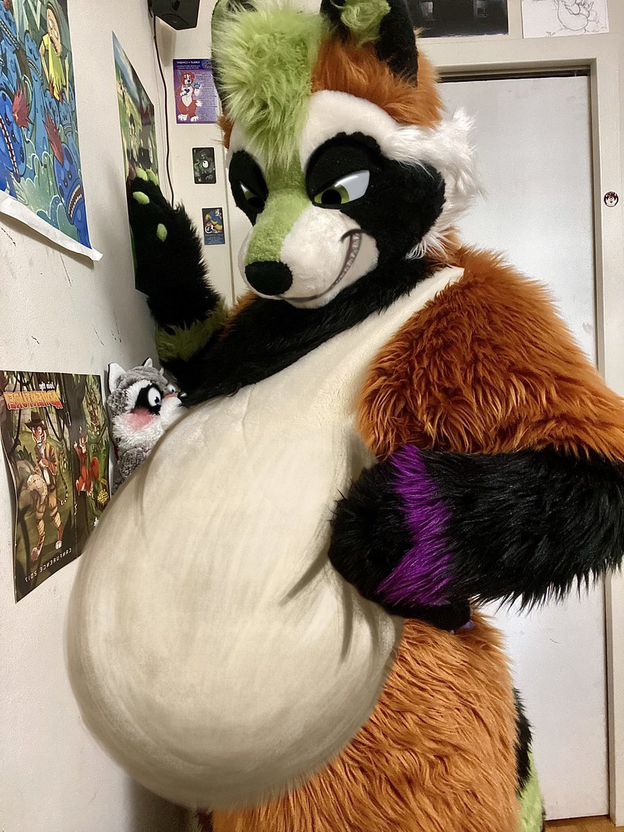 This little guy will make a fine snack but I really wish I had a big cutie meal A meal I could fatten up and tease. Make them so stuffed they can’t move A meal like you >;) Happy #fursuitfriday