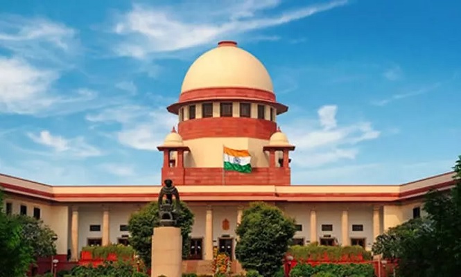 The #SupremeCourt refuses to issue directions to the #ElectionCommission on a plea for uploading polling booth-wise voter turnout data on its website during the Lok Sabha elections and favours a 'hands-off attitude' amidst an ongoing electoral process. #PollsWithAkashvani |