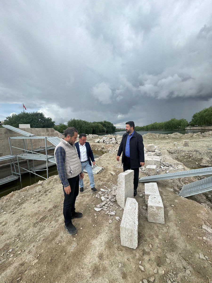 🚧𝗔𝗩𝗔𝗡𝗢𝗦 𝗧𝗔𝗥𝗜̇𝗛𝗜̇ 𝗧𝗔𝗦̧ 𝗞𝗢̈𝗣𝗥𝗨̈ 𝗥𝗘𝗦𝗧𝗢𝗥𝗔𝗦𝗬𝗢𝗡𝗨

Avanoslu Hemşehrilerimi 𝐀𝐯𝐚𝐧𝐨𝐬 𝐓𝐚𝐫𝐢𝐡𝐢 𝐓𝐚𝐬̧ 𝐊𝐨̈𝐩𝐫𝐮̈' nün restorasyonunun tamamlanma süreciyle alakalı bilgilendirmek isterim:

Köprümüzün restorasyonunu bugün bizzat yerinde şantiye