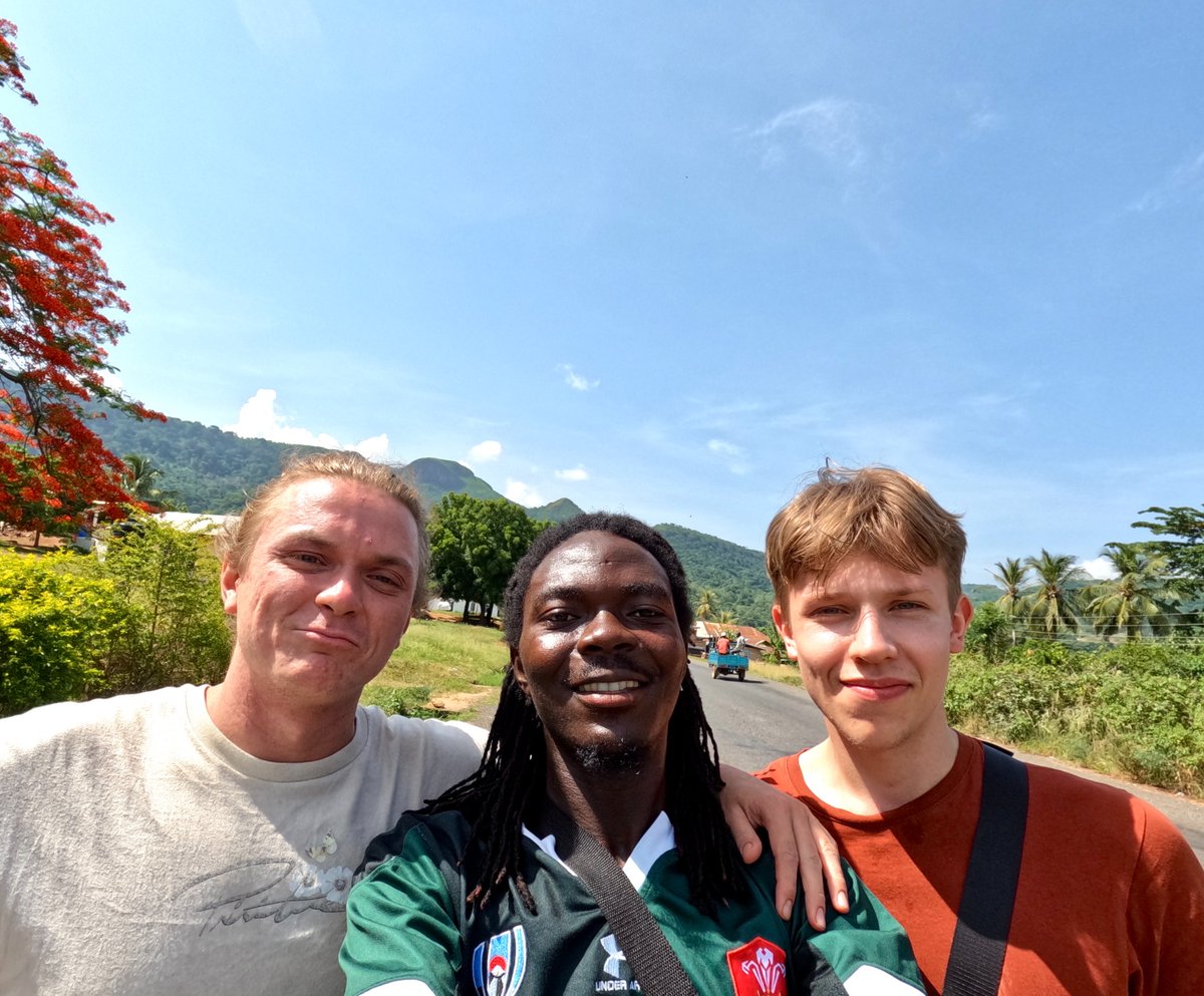 Couchsurfing tweet media