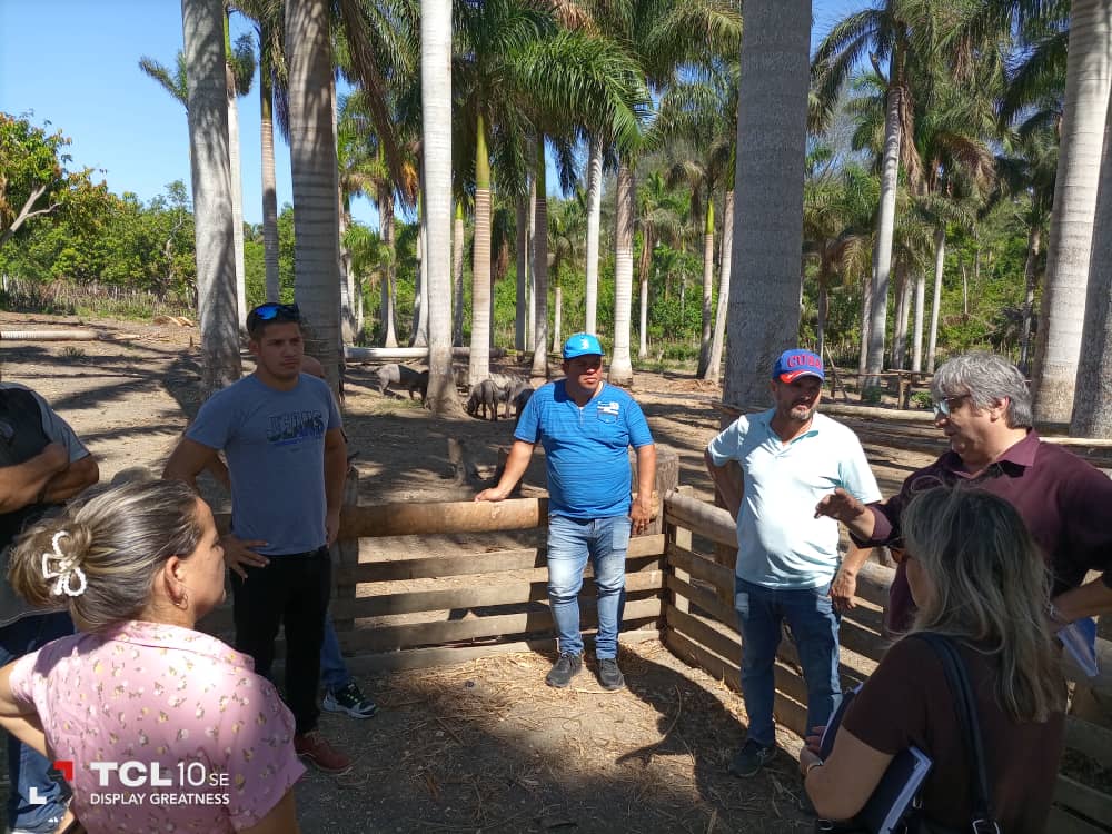 Como parte de la visita gubernamental los ministros visitaron centros de #Producción.
En #Boyero el Ministro de Finanzas y Precios significó la importancia de fundamentar con precisión los análisis que se realizan sobre el presupuesto municipal.
<a href="/YanetHzP/">Yanet Hernández Pérez</a> 
<a href="/JulioM6709/">Julio Martinez</a> 
<a href="/mora_aly/">Aly Martinez Mora</a>