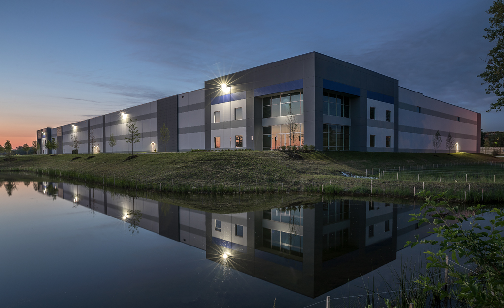 ConorCommercial's tweet image. PROJECT SPOTLIGHT: Executive Commerce Center is a 151,000-SF spec industrial facility in Prospect Heights, IL, located adjacent to Chicago Executive Airport. Upon completion, the building was fully leased to two tenants.

#ConorMidwest #IndustrialCRE #ProspectHeightsIL