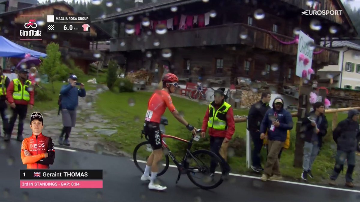 Chute de Geraint Thomas à 6 km de l'arrivée à Sappada #Giro #Giro107 #GeraintThomas #LesRP