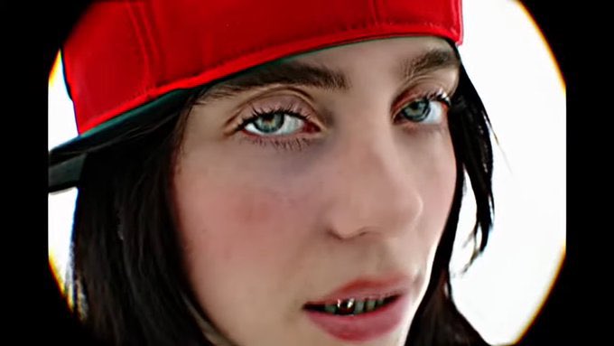 chartdata's tweet photo. .@billieeilish's "LUNCH" remains at #1 on the global Spotify chart with a new daily high of 11.22 million streams. It has now spent 2 days at #1. https://t.co/jpFfSphFCl