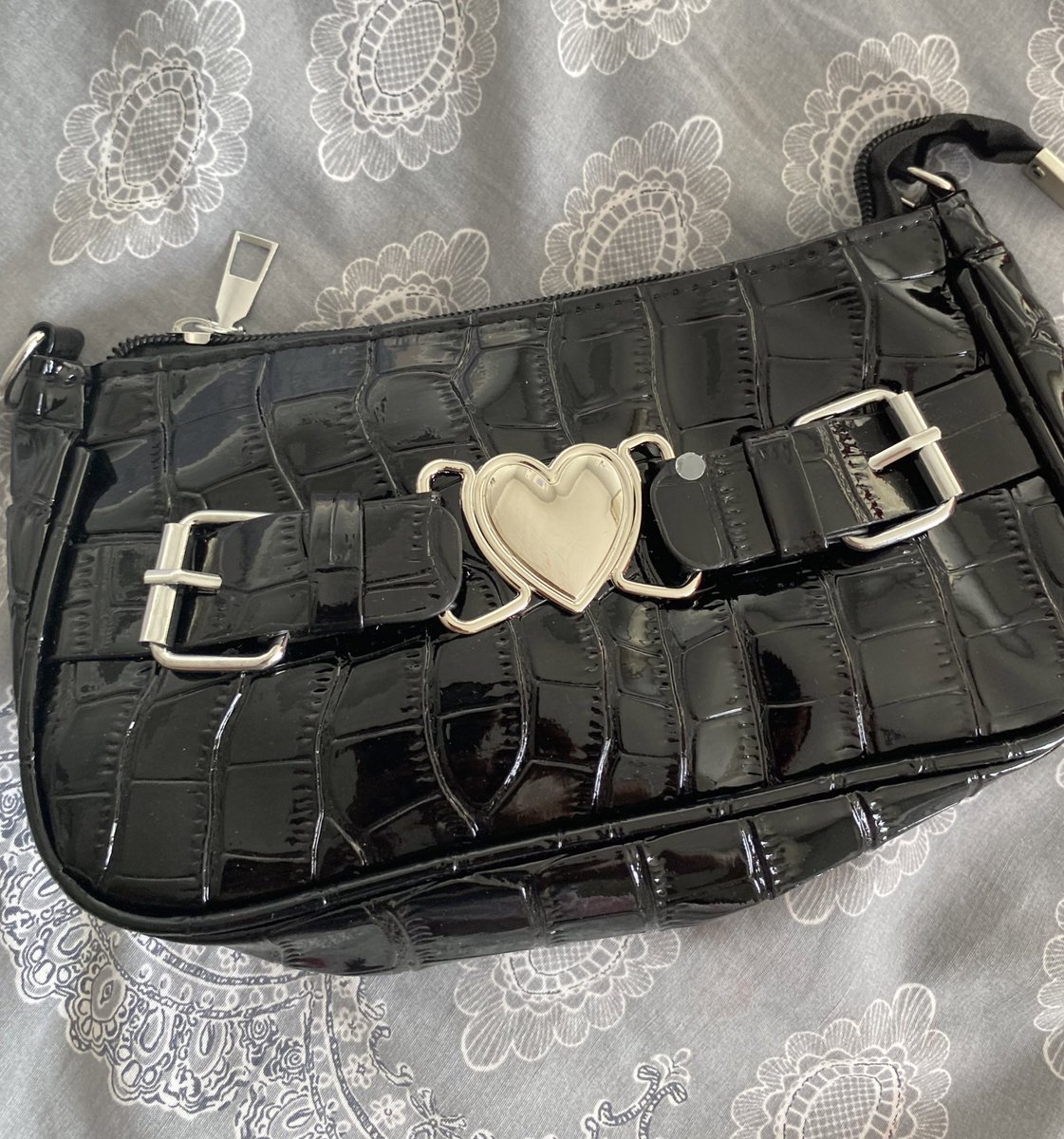 #perasatış 

kalp detaylı çanta🌱
3 adet var🌱
300tl🌱

<a href="/bujosatis/">⊹ bujo ürünleri satış/go! 🐰</a> <a href="/bujo_go/">Bujo ürünleri Go/satış</a> <a href="/bujosell/">𝗯𝘂𝗷𝗼𝘀𝗲𝗹𝗹 | 𝗾𝘂𝗶𝗰𝗸 𝗯𝘂𝘆𝗶𝗻𝗴 ⭕️</a> @bujo_sell