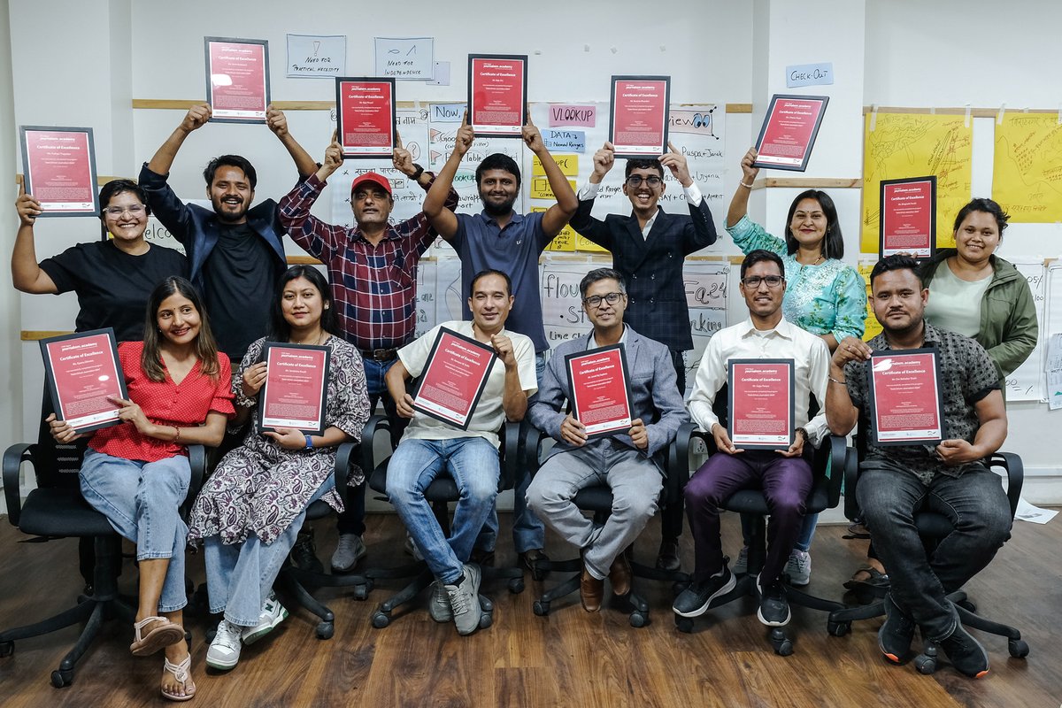 #Congratulation to our new batch of data journalists! Those 13 journalists completed our fourth (& @CMRNepal's sixth) #DataJournalism course today. w/ @InterlinkAca