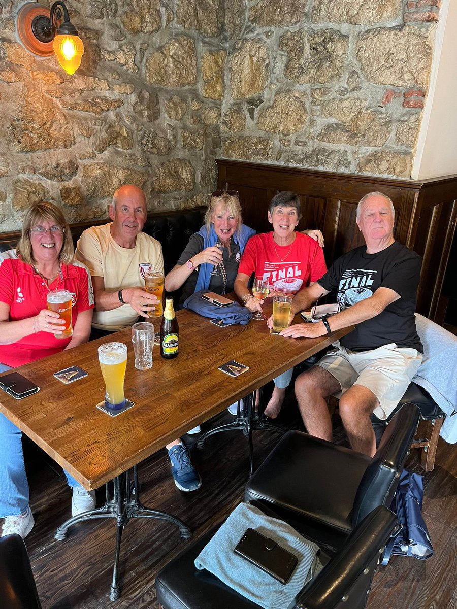 NickS2912's tweet photo. Couldn’t make it to @tottenholm this evening but watching game from @MaNolans Nice this evening! Cmon Glaws @gloucesterrugby https://t.co/rv83llpao6