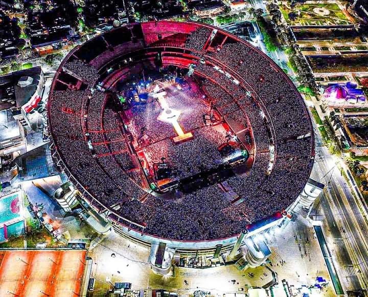 taylovers31's tweet photo. " NADIE QUIERE UN SHOW DE 3 HORAS" ... AMIGA BILLIE TE PRESENTO THE ERAS TOUR LA GIRA MÁS GRANDE DE TODOS LOS TIEMPOS https://t.co/oD1WfjdBdN