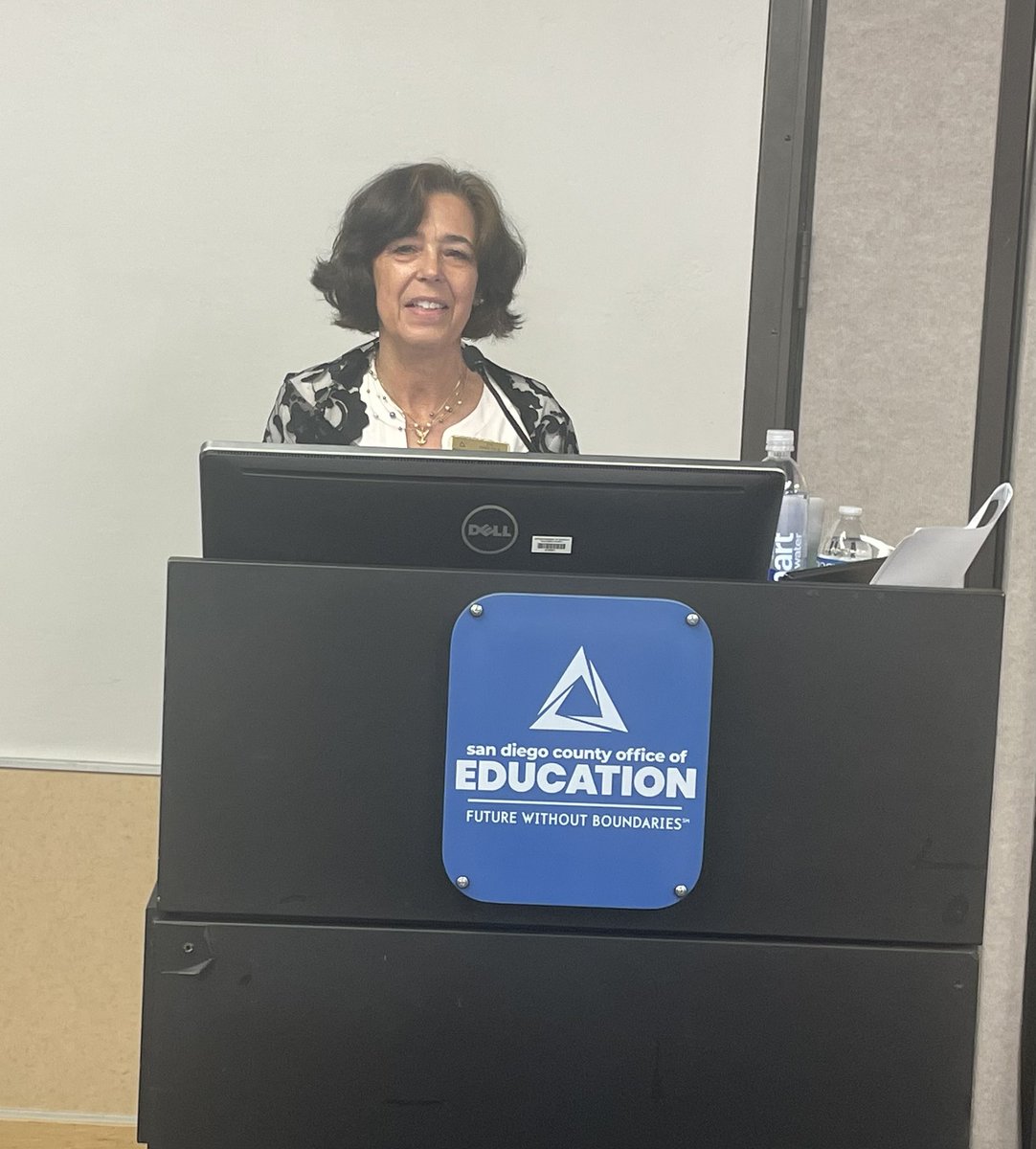 WorldLangSDCOE's tweet image. Dr. Eva Pando Solís welcomes #LanguageEducators to the Inaugural #WorldLanguages &amp;amp; #GlobalCompetence Day replete w/ interactive workshops, a showcase &amp;amp; recognition of SDCOE’s #TwoShores #InterCulturalExchangeProgram, &amp;amp; an #InstructionalMaterials Fair. #SDbiliteracy @SanDiegoCOE