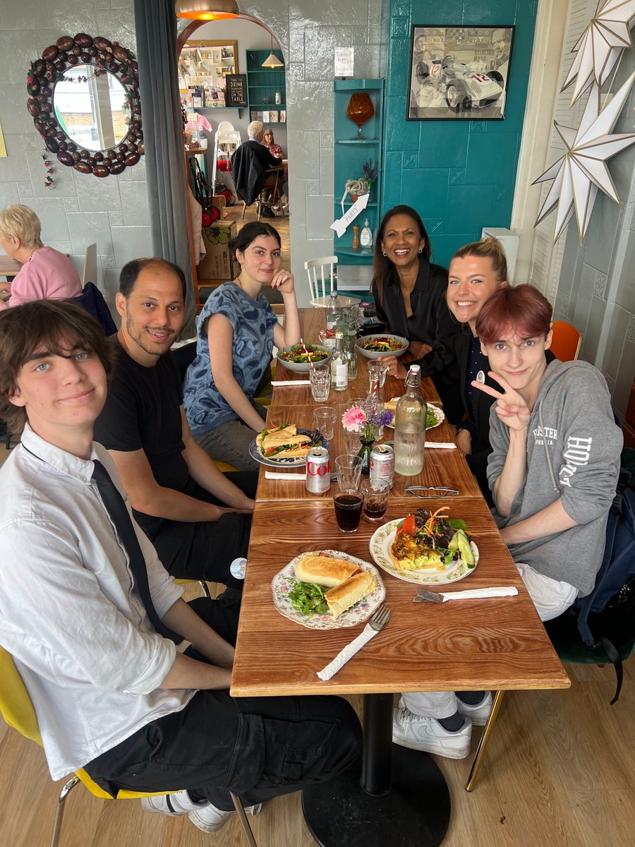 Kicked off my #GeneralElection campaign in #EpsomAndEwell with a full day canvassing with enthusiastic young people passionate about our True & Fair Party policies - plus lunch at lovely @allthingsniceewell Our #Education #economic #environment policies here