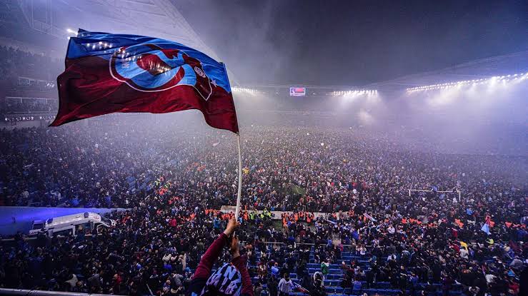 Bizi üzsede vazgeçmeyecegimiz tek #Trabzonspor Sen hep var ol.