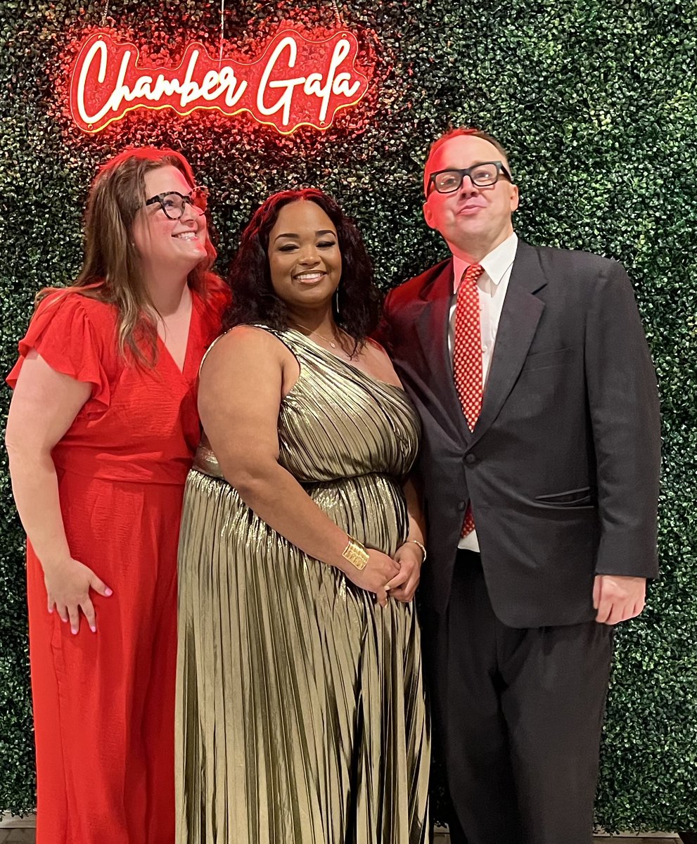Our Communicare team had a ball at The Oxford-Lafayette County Chamber of Commerce's annual Red Carpet Gala at Castle Hill of Oxford! #RedCarpetGala #communicarems #mentalhealthcare #mentalhealthmatters