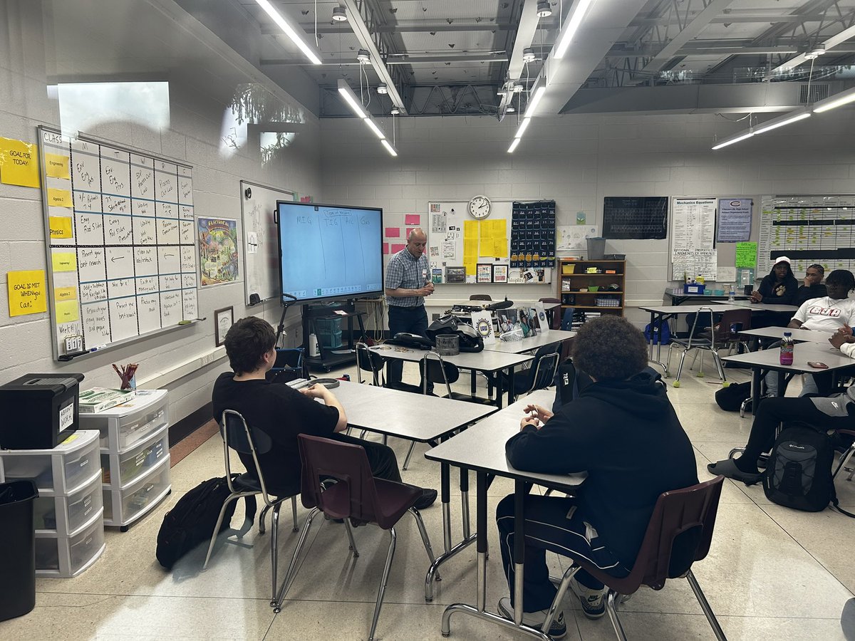 Mr_McNallyCSD's tweet photo. Last week, students at Clarenceville High got an opportunity to learn from a variety of professionals. Thanks to everyone that made it a special Career Day! https://t.co/ROJUFstZKr