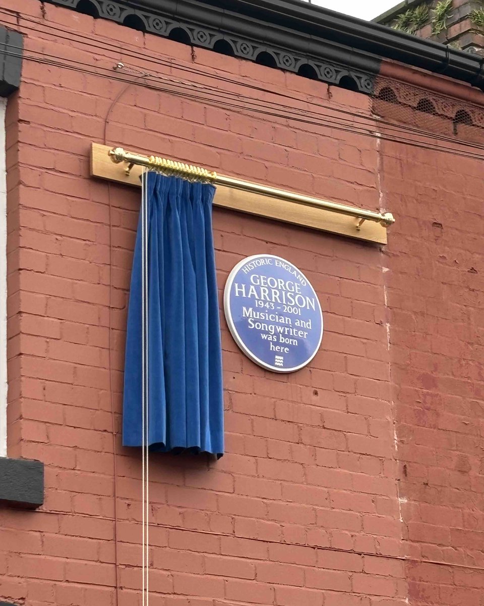 What a fantastic day celebrating the unveiling of the @HistoricEngland Blue Plaque on 12 Arnold Grove - the childhood home of George Harrison. Thank you so much to Historic England and to Olivia Harrison for such a great day!