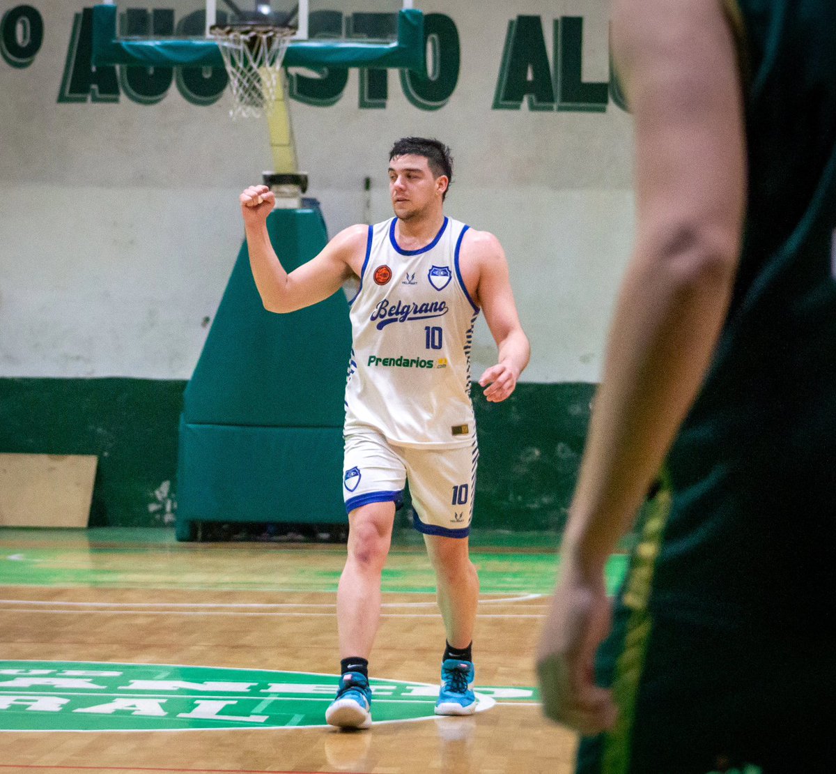 BelgranoTuc's tweet photo. #SuperLiga 

Belgrano venció a Avellaneda Central 69 a 83 

U21 no pudo y cayó  88 a 73

Jugador destacado de la fecha

🫡VIGIANI JUAN PABLO
21 Puntos | 10 rebotes | 1 asistencia | 28 VALORACIÓN 

@FBPT

#vamospatriota🔵⚪🔵 https://t.co/frmAFaRhkl