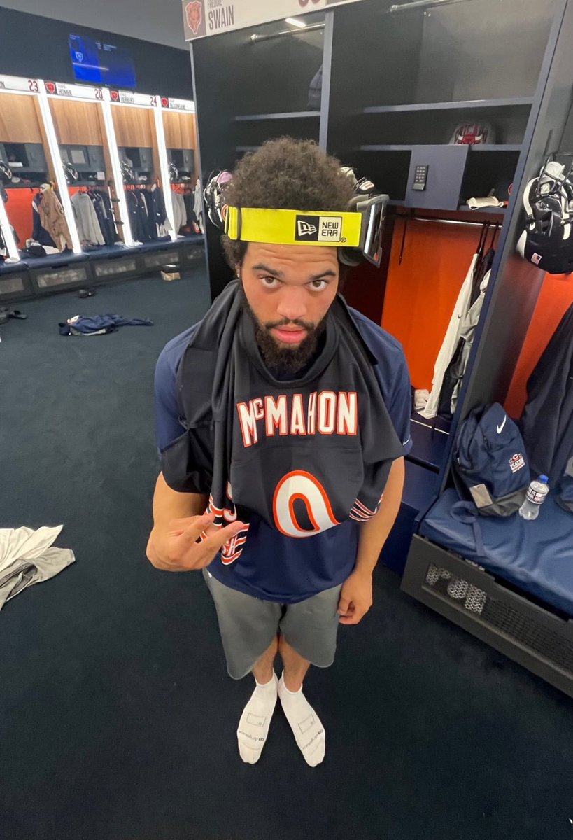 davebftv's tweet photo. Caleb Williams repping a Jim McMahon jersey. https://t.co/KVvXpgn8LX