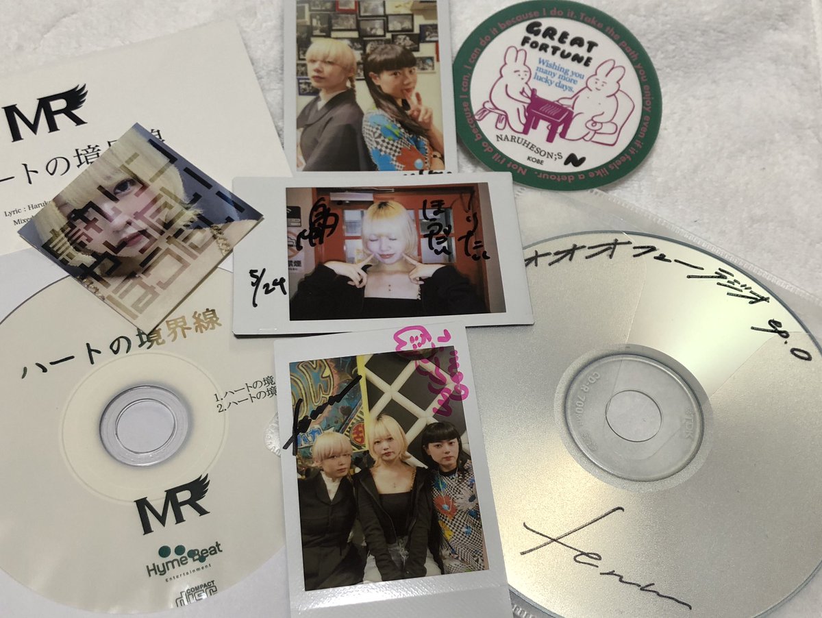 shoshodip's tweet photo. 烏丸リンのやりたいほうだい 
スペシャルレアコラボチェキ 
#Feww #宇佐蔵べに #MR 
うぉーうぉーとぅーみーさんと初めて話せた
うさべにちゃんとはFRUN FRIN FRIENDS以来
リンちゃんの生歌久しぶりで🌈🌈🍀歌声やっぱ魅力的
ギャル衣装と容姿可愛さとのギャップがいつにも増してめちゃキュートだった https://t.co/lVvvS9O7SW