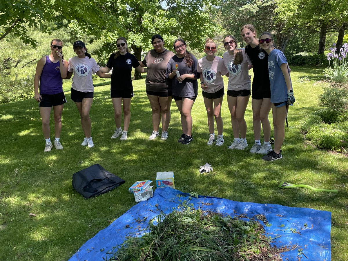 WaukeshaNorth1's tweet photo. Shout-out to Key Club for partnering with Senior ERAS to clean up four senior citizen yards in the area! It caught the attention of the Freeman! It’s amazing to see our students’ service in action and recognized!
https://t.co/cZpsb5E7Ug https://t.co/U15Af2orz3