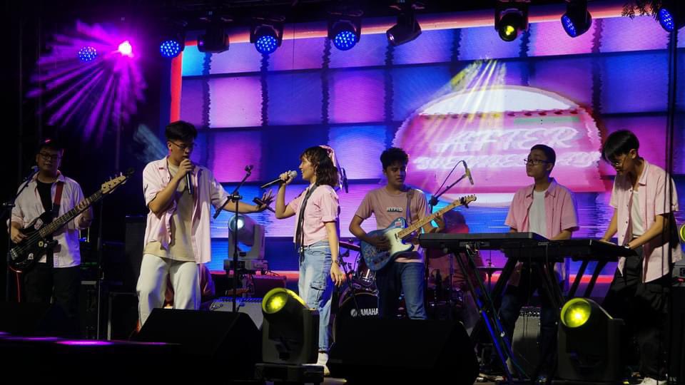 umaygald's tweet photo. i’m fucking speechless bro like holy shit. thank you guys for attending band night, really appreciative of all the compliments we have been receiving. we HOPE to give you one last performance next year !! sana magkita kita uli tayo (autographs from all of them! asa likod iba) https://t.co/W1IsE945zb