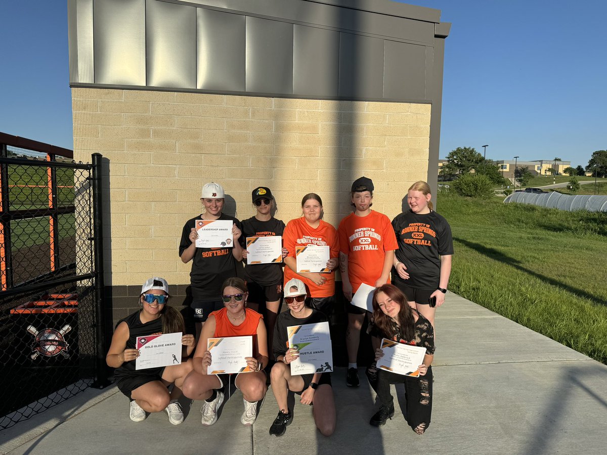 BSHS Softball tweet media