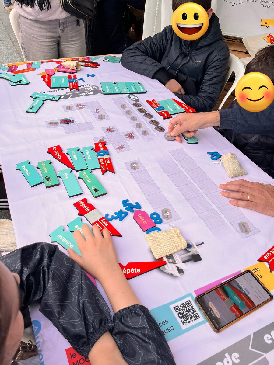 alexisbernard01's tweet image. Avec le collège Colbert de @AcReims nous nous sommes rendus au @salonmaths !
Ils étaient R A V I S ! (Et nous aussi 🤩)
@LabomathsC