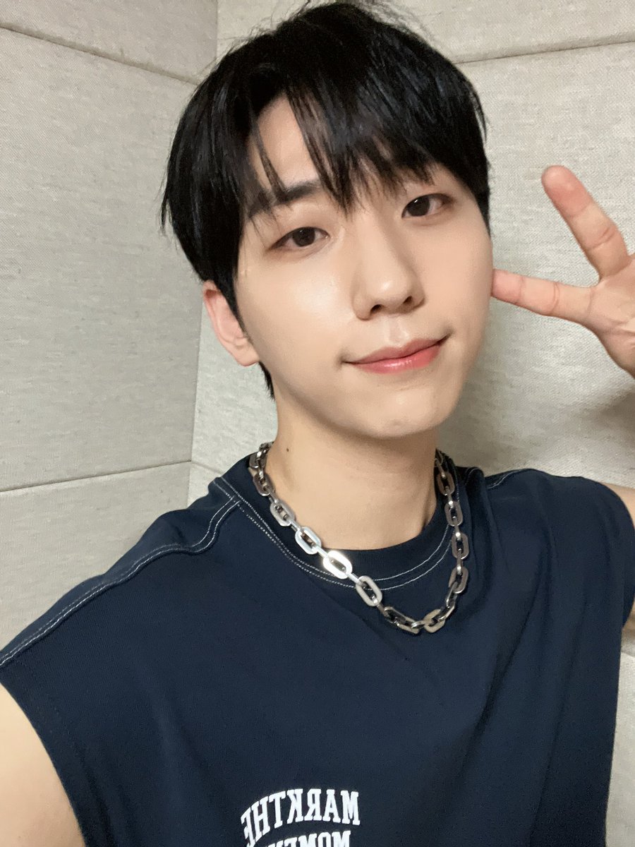 경희대~~~~ 오늘 너무 예뻤다 ㅎㅎ!
잊지못할 추억 선물해줘서 고마워 🙂

#건일 #Gunil
#XdinaryHeroes