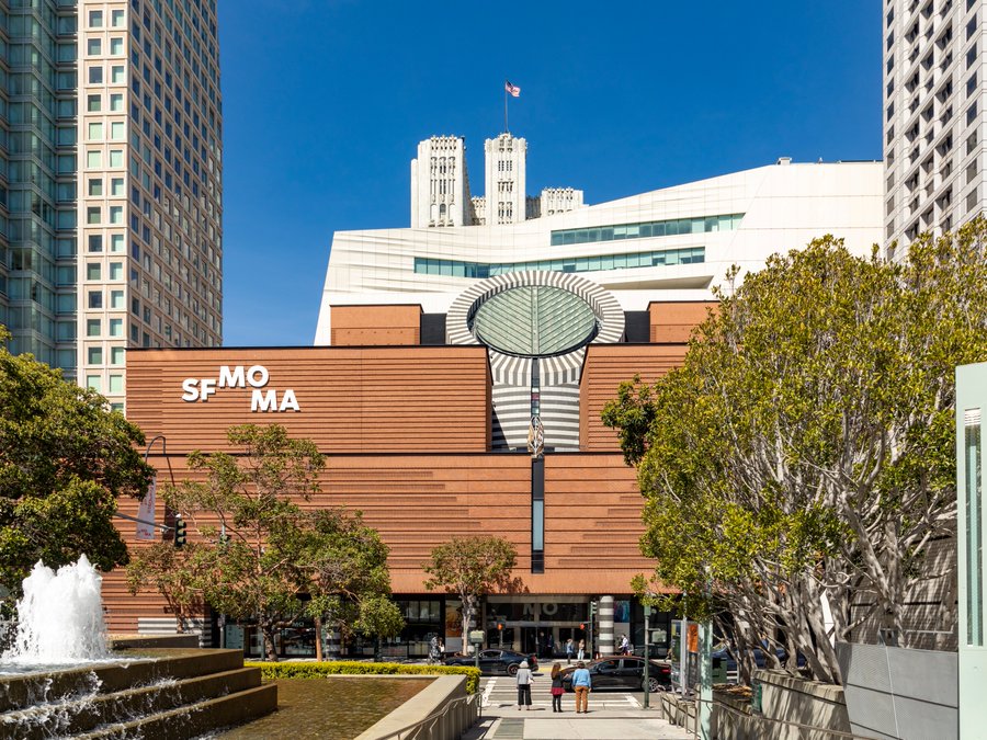 🎨 Explore the San Francisco Museum of Modern Art with fellow UConn alumni on June 6! Take a self-guided tour and then gather for a casual happy hour! Get details and register at bit.ly/3wxXOJm.