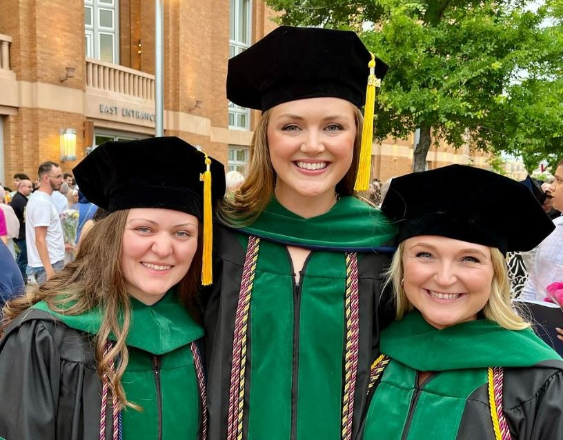 We sent out our Class of 2024 in style and they left behind a phenomenal legacy. #TCOM 🩺 228 graduates 🩺 100% match rate 🩺 Matched into 18 different specialties in 32 states 🩺 66% heading into primary care 🩺 67% matched into residency in Texas