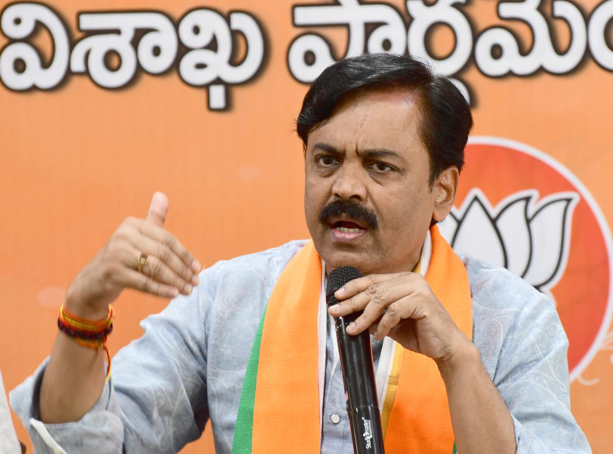 🚨 RAJDEEP SARDESAI - 'BJP's ads suggesting that if Congress wins there will be celebrations in Pakistan. Should this kind of politics be done?' GVL NARASIMHA RAO ⚡⚡ - 'You ask people in Karachi and Lahore which party they want to win in India. The answer will be Congress