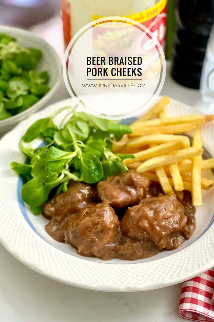 🇧🇪 𝐁𝐞𝐞𝐫 𝐁𝐫𝐚𝐢𝐬𝐞𝐝 𝐏𝐨𝐫𝐤 𝐂𝐡𝐞𝐞𝐤𝐬 🇧🇪 Looking for a good #pork cheeks recipe? Try my pork cheeks braised in #Belgian #beer! 🇧🇪 𝐑𝐞𝐜𝐢𝐩𝐞 >> junedarville.com/pork-cheeks-re…