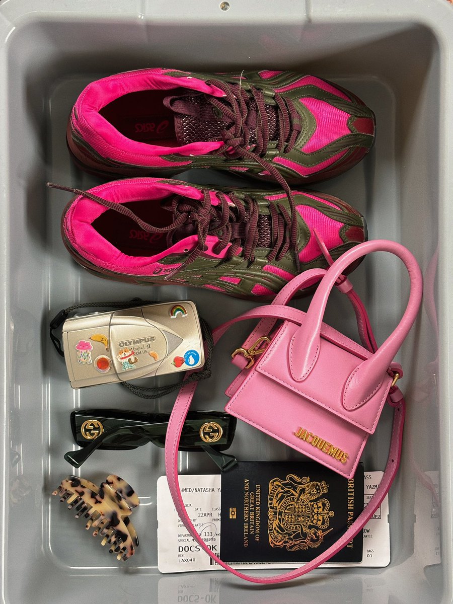 (no i didn’t take these at the airport)