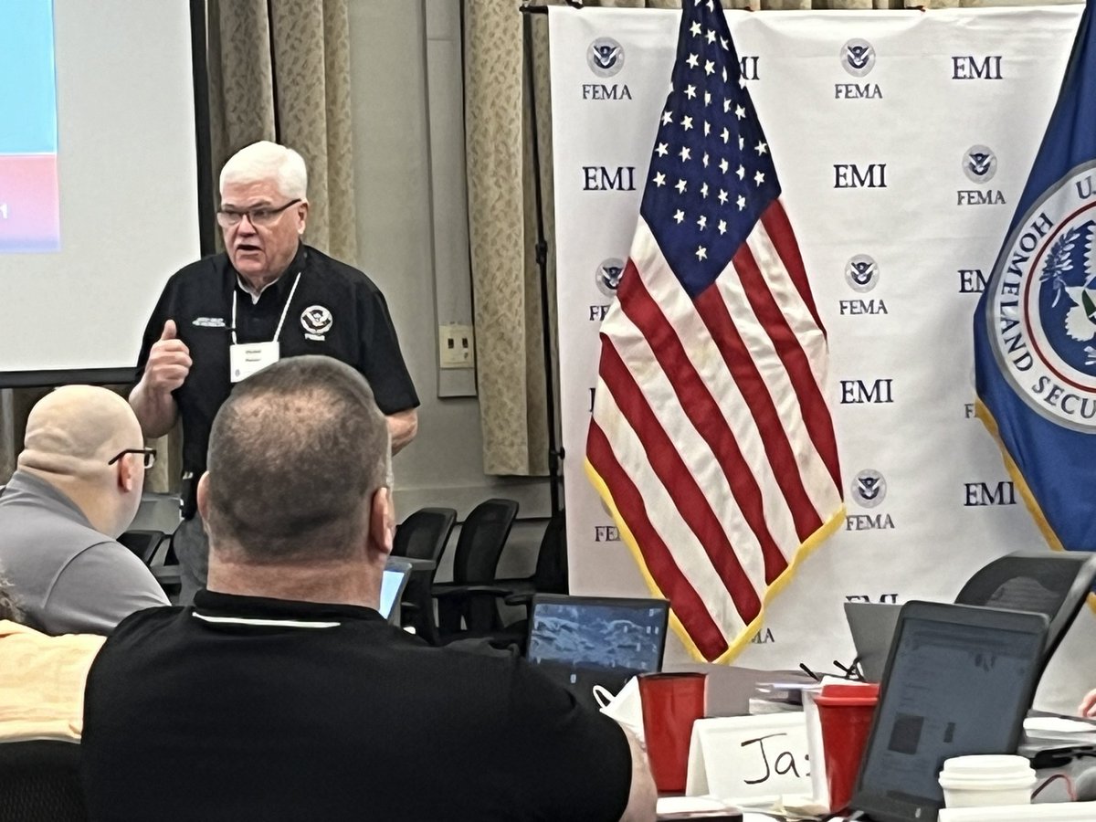 mcfrsPIO's tweet image. Day 2 @FEMA_EMI Advanced Public Information Officer in Emmitsburg, MD #NETC facilitating discussions on strategic & crisis communications, interview techniques, emergency warning methods & individual ‘on-camera’ interviews