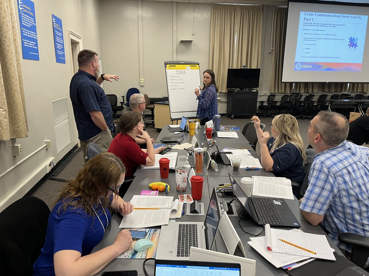 mcfrsPIO's tweet image. Day 2 @FEMA_EMI Advanced Public Information Officer in Emmitsburg, MD #NETC facilitating discussions on strategic & crisis communications, interview techniques, emergency warning methods & individual ‘on-camera’ interviews