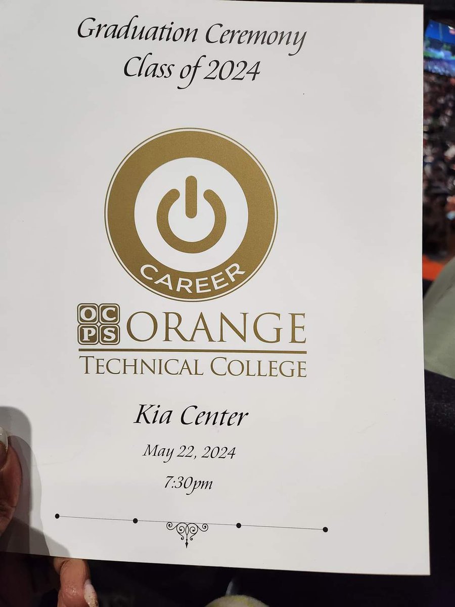 flagyrlta's tweet photo. It's graduation season. Sending major congrats to my babies. My lil cousin Cali did her big thing. 💙💛 My niece dual enrolled and completed the coursework to be a Licensed Practical Nurse (LPN) with straight A's.  Next up, her high school graduation!  #FAMUBound #DrPLoading https://t.co/lVZ5UyKEvK