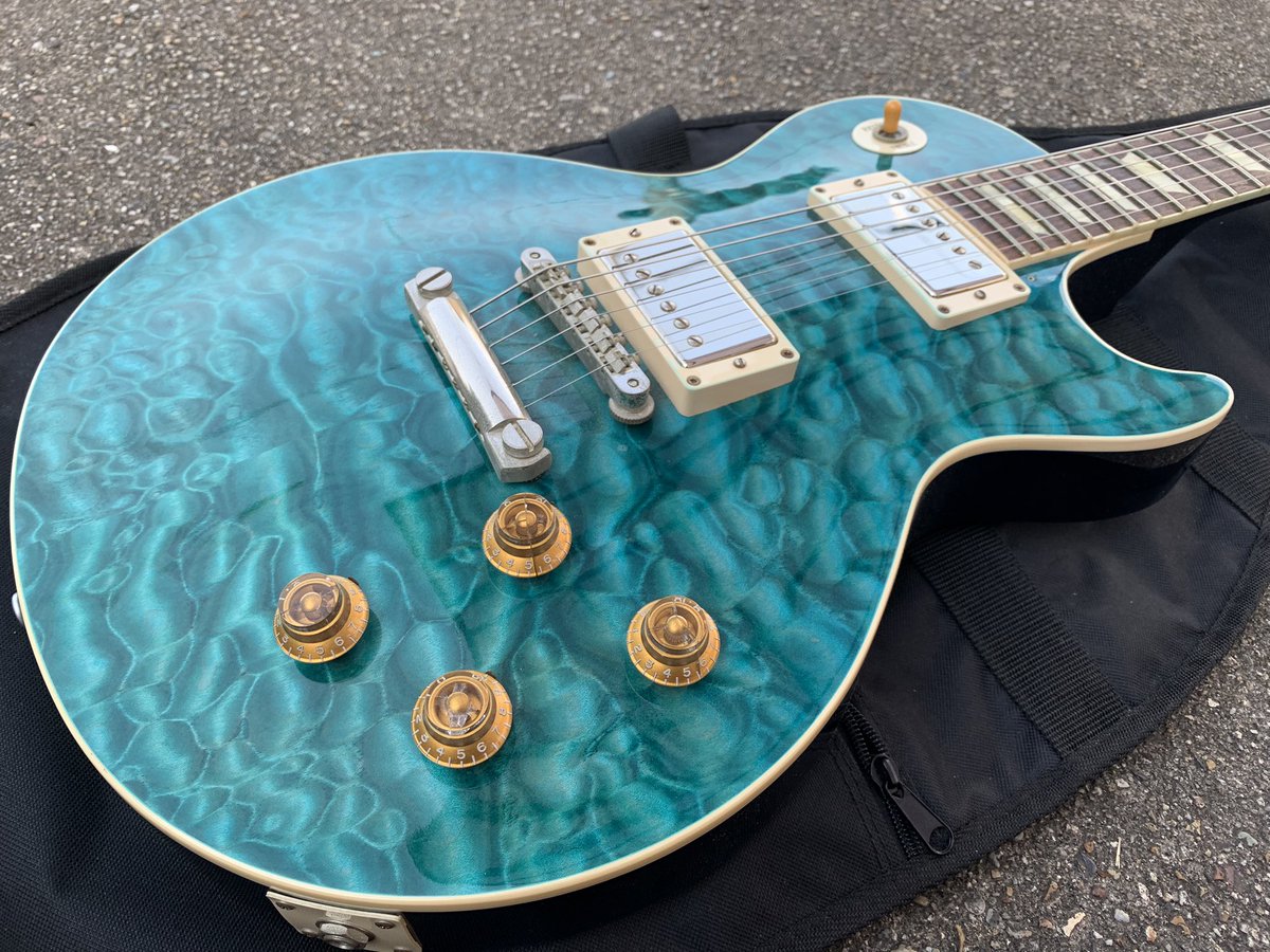 storage_mi's tweet photo. モルディブとかみたいなリゾートの海っぽいのが美しすぎて一目惚れ…長年の憧れGibsonで大満足の宝物‼️

#ギター映え選手権 https://t.co/5meIvgLtGt