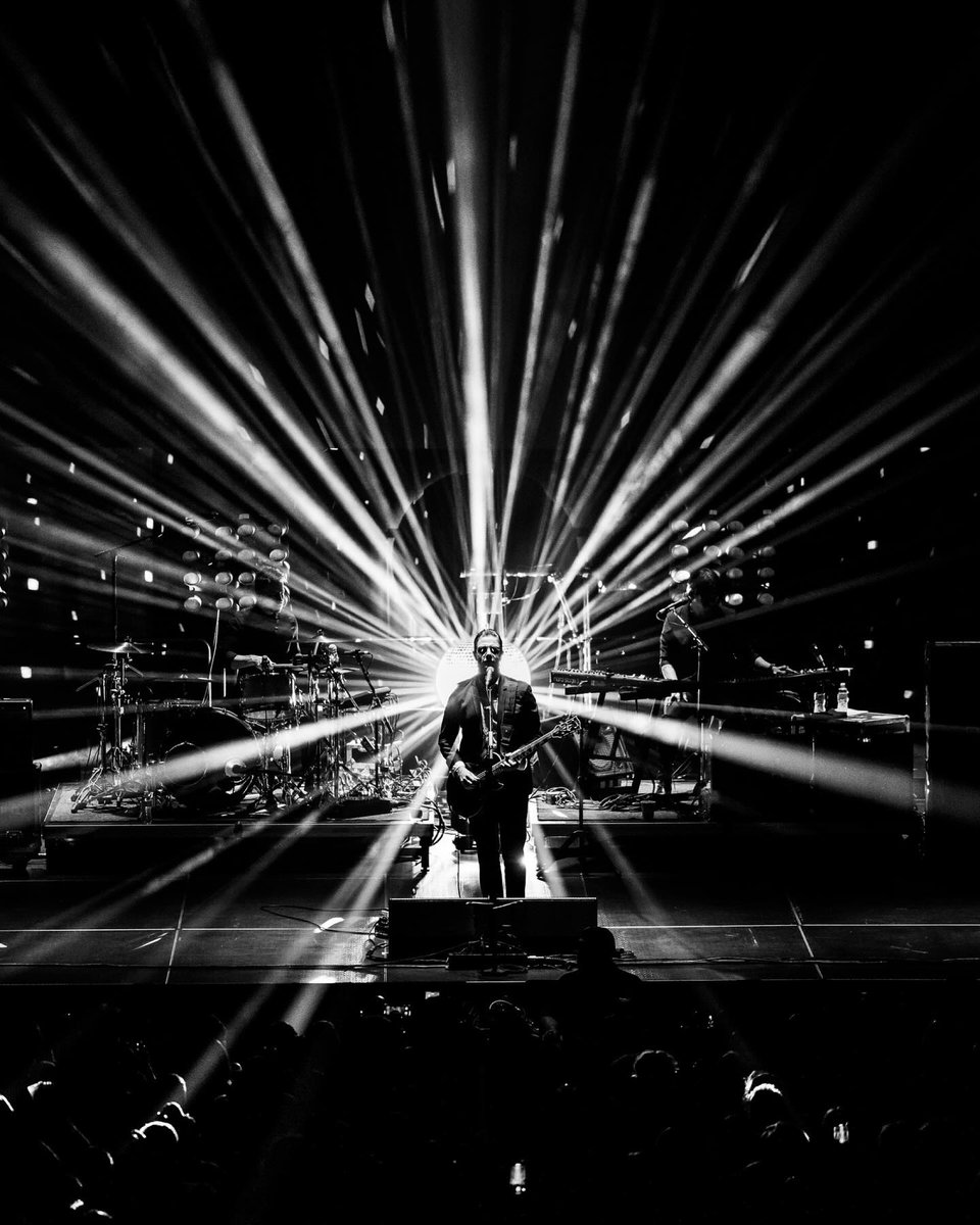 Excited to be back on the road this week. First show takes place tonight at Parque Viva. See you there!

📸 Photos by Chris Stokes
