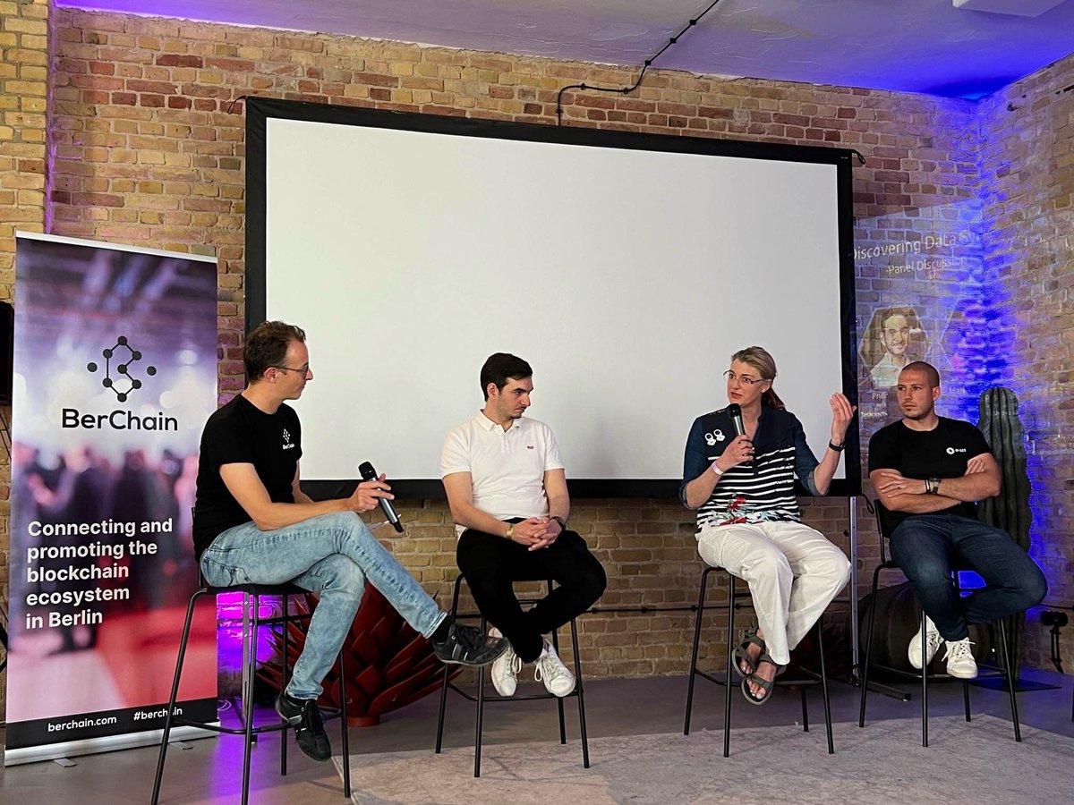 Thanks to @ber_chain for organizing yesterday's event 'Blockchain meets AI' as part of Berlin Blockchain Week 👏 The event was buzzing! Our Biz Dev Lead @MariaMinaricova joined a panel on Blockchain and #AI and had the chance to demo Fetch.ai Agents Looking