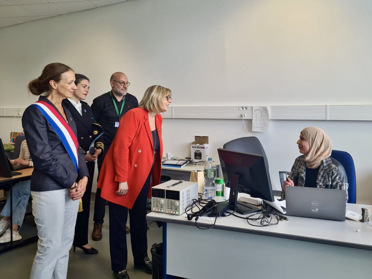 Honorée et heureuse d’accueillir la Ministre @sretailleau à l’@UTTroyes ! Cette université, créée il y a 30 ans, accueille désormais le siège d’@EuropUnivTech, dont l’objectif est de délivrer le 1er diplôme 100% européen. C’est une fierté pour la 🇫🇷 et l’🇪🇺 ! 👏 aux équipes !