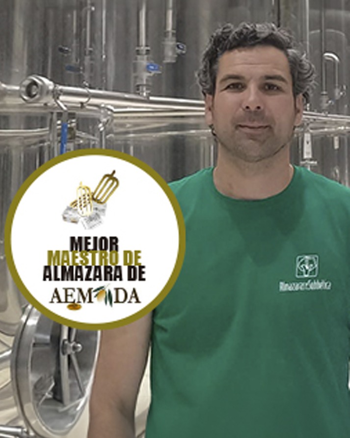 🏆 Enhorabuena al carcabulense Carlos García Caracuel, jefe de Bodega de Almazaras de la Subbética de Carcabuey, por su reconocimiento como Mejor Maestro de Almazara del Mundo en la 9ª edición de los #EVOOLEUMAwards.

#Carcabuey #DesarrolloRural
#AceiteDeCarcabuey #AceiteDeOliva