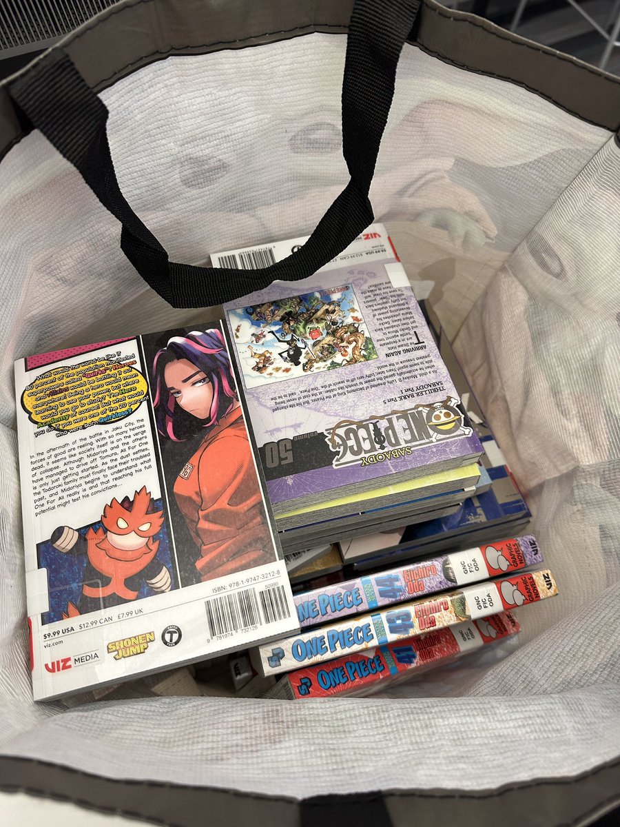 When you allow the student who checked out almost every manga from the library to have first dibs on the new manga cart for the summer. “Miss ,you made my summer!” This is what I love!! ❤️📚 @PanthersHHS @DISD_Libraries @ProjectReadDISD @TxASL @dallasschools