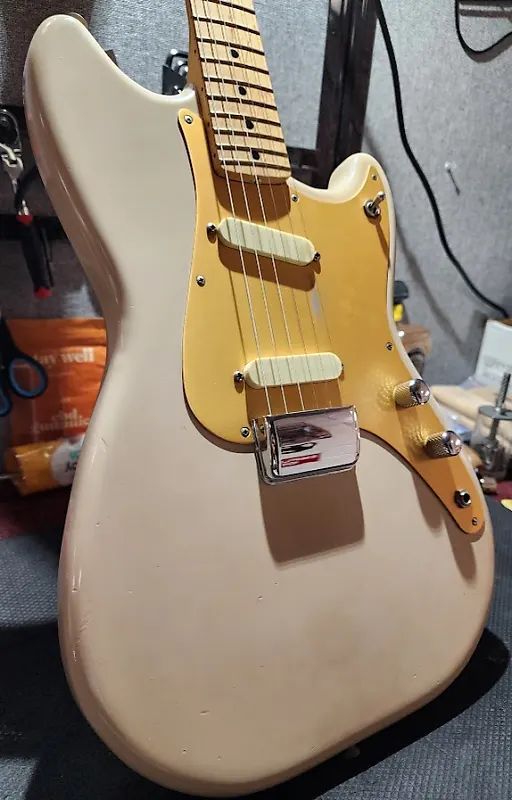 buff.ly/3yyykw6 Fender Duo-Sonic with Maple Fretboard 1957 Desert Sand #guitars #guitar #guitarist #guitarplayer #music #guitarporn #guitarsdaily #guitarsolo #guitarsofinstagram #guitarra #musician #electricguitar #rock #fender #guitarcover