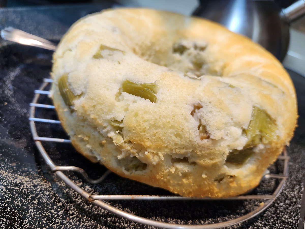 LoraHelou's tweet photo. Meant to double the rhubarb for this 'twobarb" 2.0 #tinycake & tripled it instead, due to botched knife work cutting 2 extra stalks by mistake. https://t.co/NunZVUq7D6