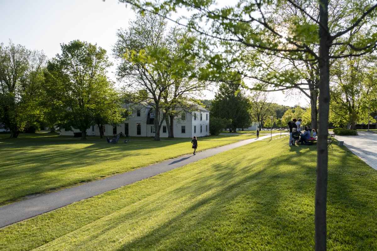 Bennington College's 89th Commencement is Saturday, June 1st 2024. Poet and memoirist @SafiyaSinclair ’10 will give the Commencement address! We will be sharing a link to live-stream the festivities next week. Stay tuned! #Classof2024 #benningtoncollege