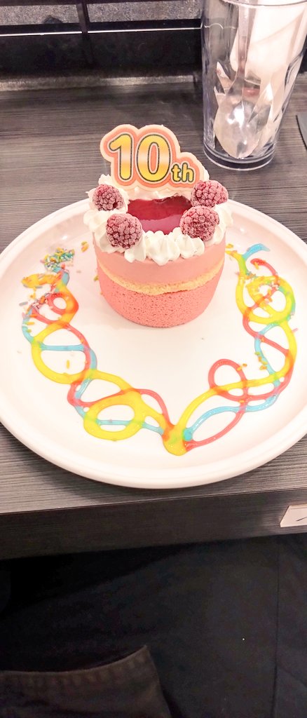 Rinto_369's tweet photo. 2024/5/24
COSMIC LAB 秋葉原 転生
今日みるくの衣装と歌、最高過ぎる
新しいペンラ使えて嬉しいし楽しい！
スクエニカフェ初めて行ったけどコラボメニュー美味しかった♪
#パラパレ #超星みるく
#チェキ飯 @mchan_para https://t.co/eXp8q1G9mF