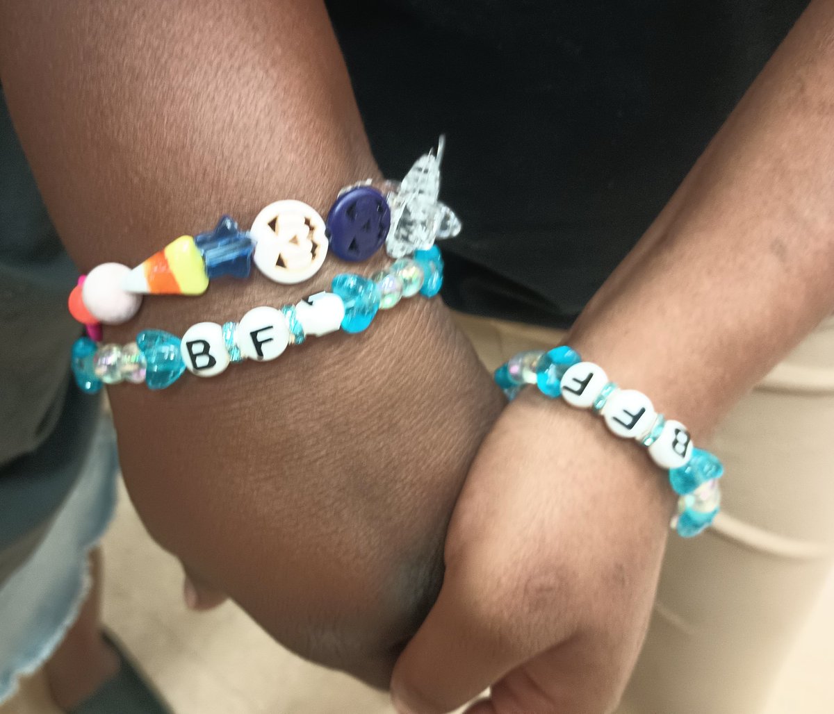 These BFFs have matching bracelets! Mikayla made them in Jewelry Club! @1_MegDavis @Sheliaisgreat @JackieS2383 @mgbongiovi @RoyalPalm_RPS @RachelCapitano