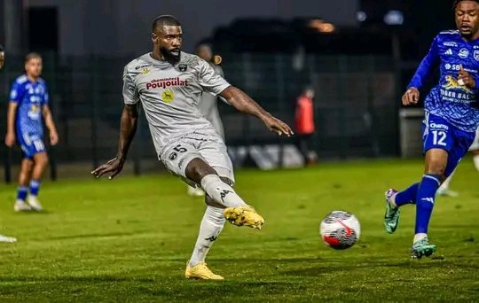 🇫🇷| le capitaine des panthère Bruno Ecuele Manga sort d'une saison pleine avec le Chamois Niortais en #National 

🅿️ 29 matchs 
☑️ 29 titularisations 
⚽️ 5 buts 
🎯 2 passes décisives 

Doit-il être titulaire contre la Côte d'Ivoire et la Gambie?

#Gabon #BWITITUDE #Mercato 🇬🇦⚔️