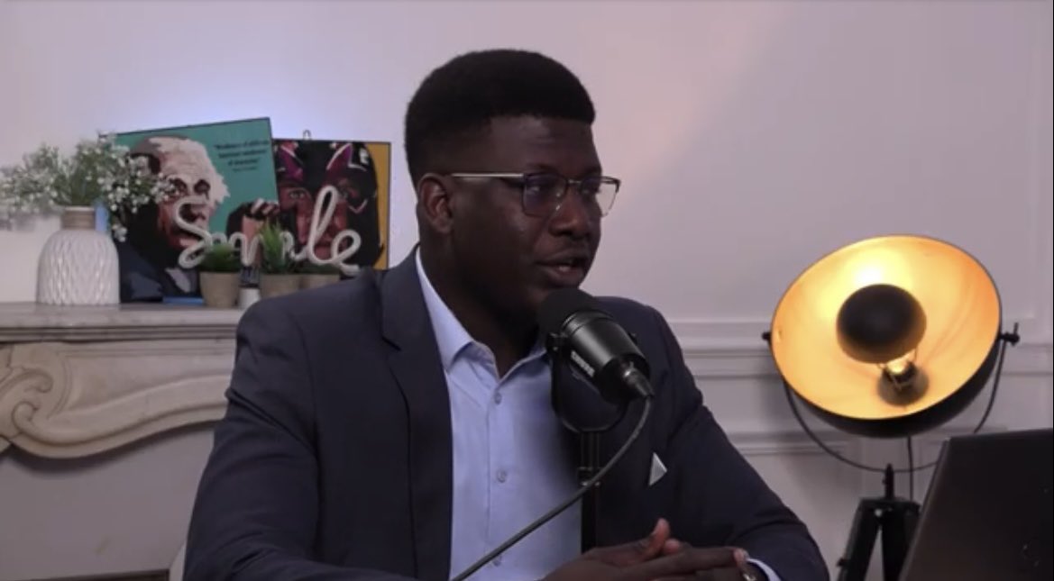 ChrisLavaquerie's tweet photo. Podcast 👉Les relations intles africaines ; le #Sahel ; la #Russie en #Afrique ; les peuples africains face aux #propagandes, la #démocratie : qques sujets parmi les nbreux autres analysés avec brio par @FrancisLaloupo 
Passionnant ! 👏 @Me_Eric_Guedeng https://t.co/abijqonlnm https://t.co/LxwYjwhq5c